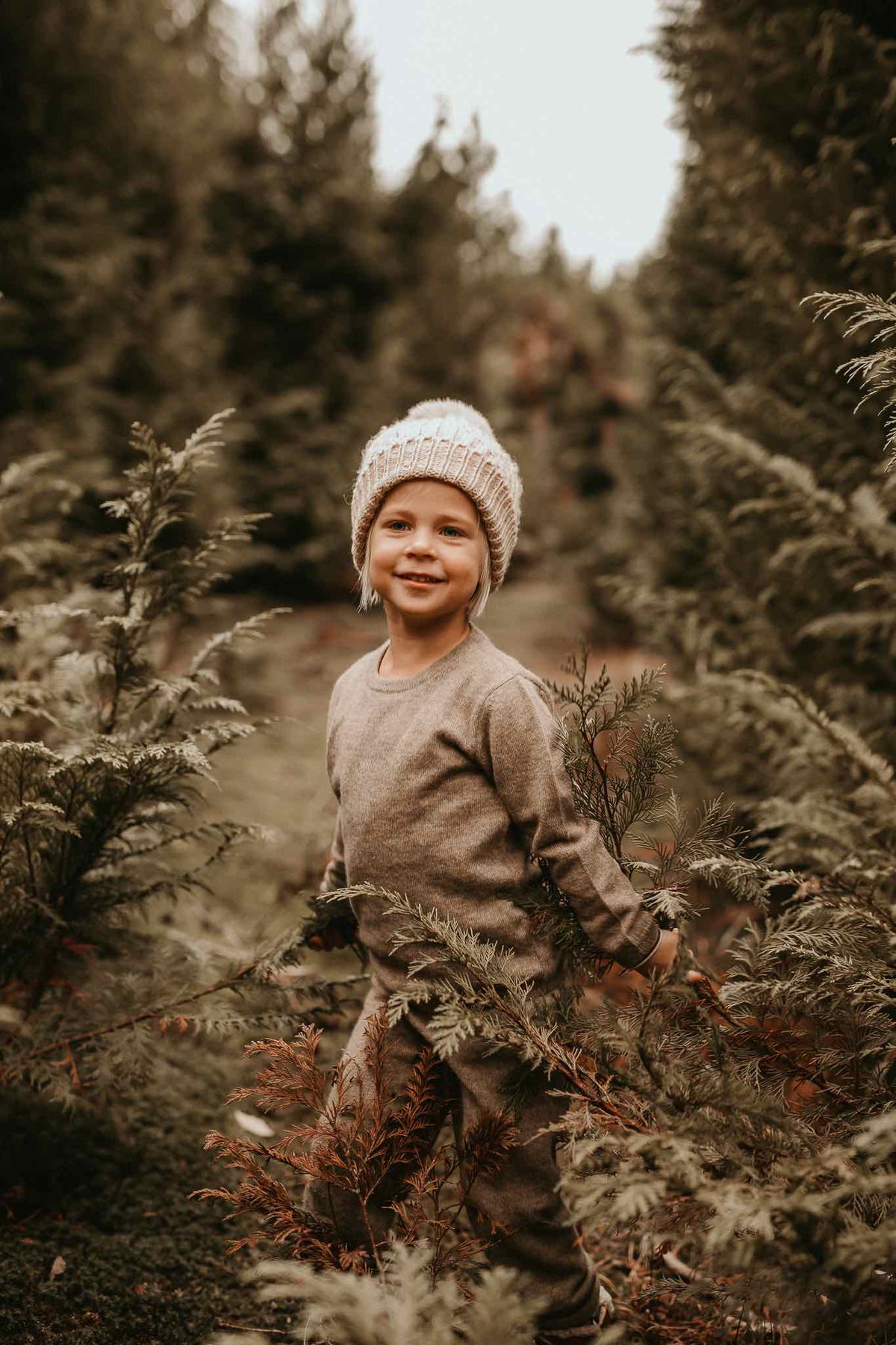 Cashmere sæt Brown til baby - detalje af strikken