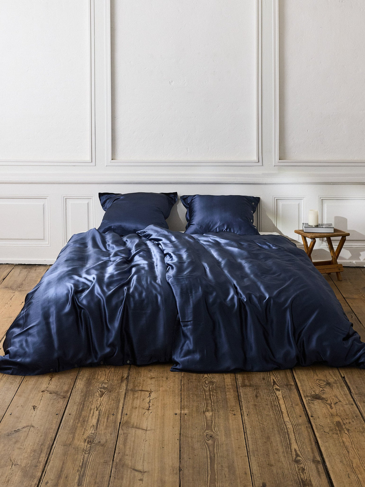 Mulberry silke i navy - detalje af stoffet