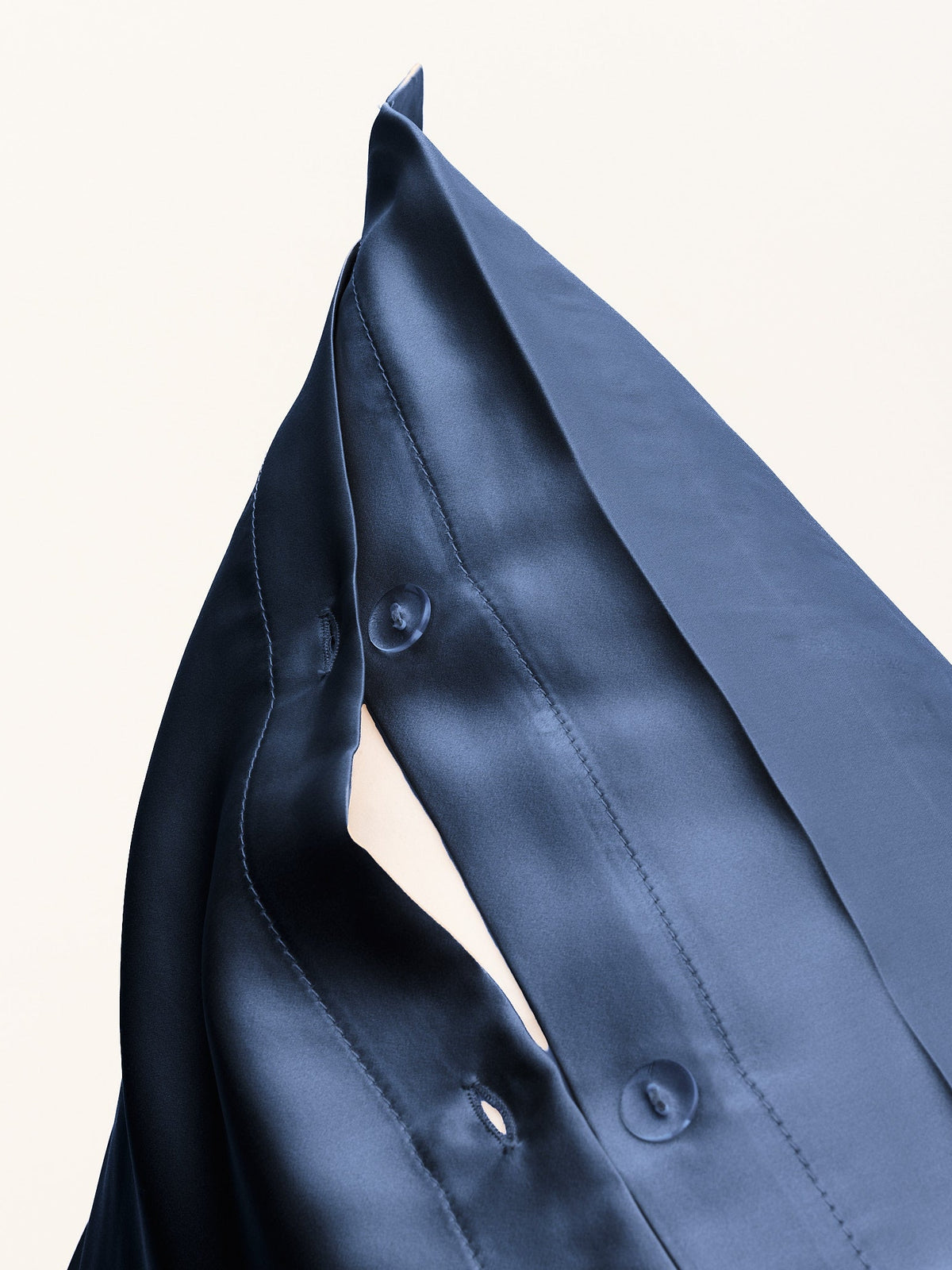 Mulberry silke i navy - blød og glat overflade