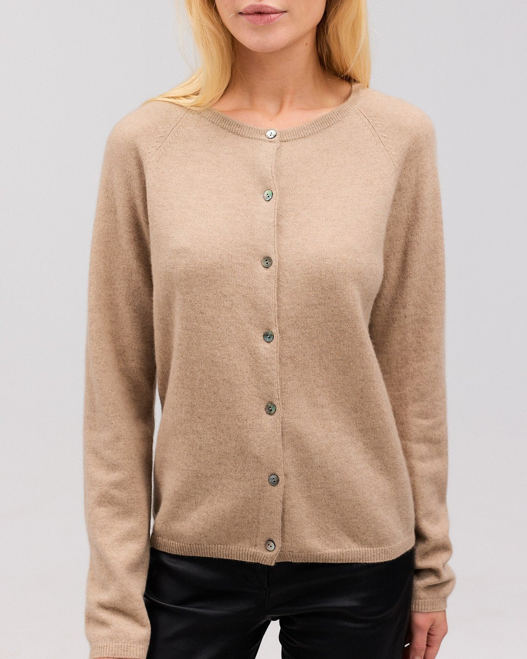 GISLA Cashmere cardigan sand melange - Nordic Weaving