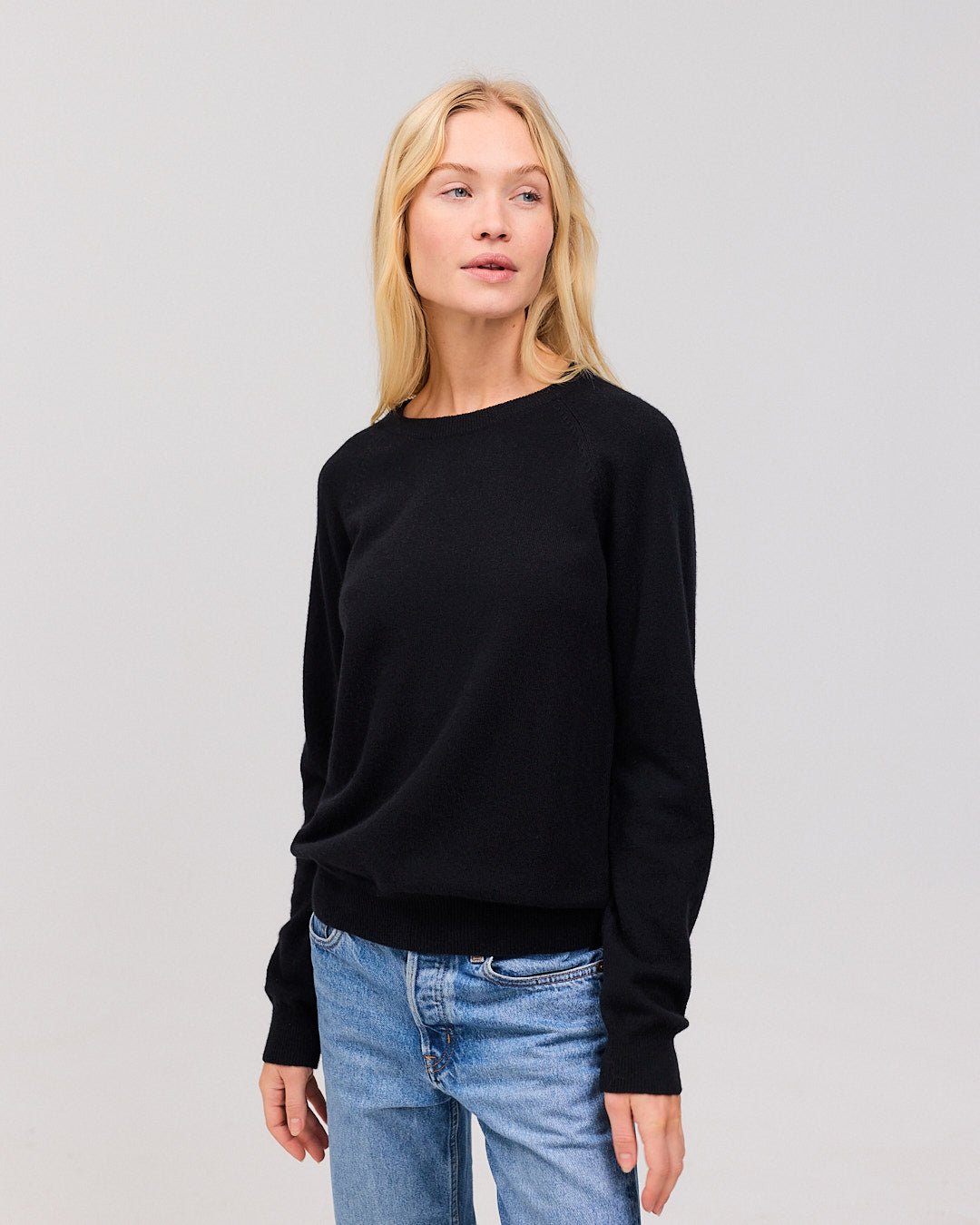 ASTRID cashmere crewneck sort - Nordic Weaving