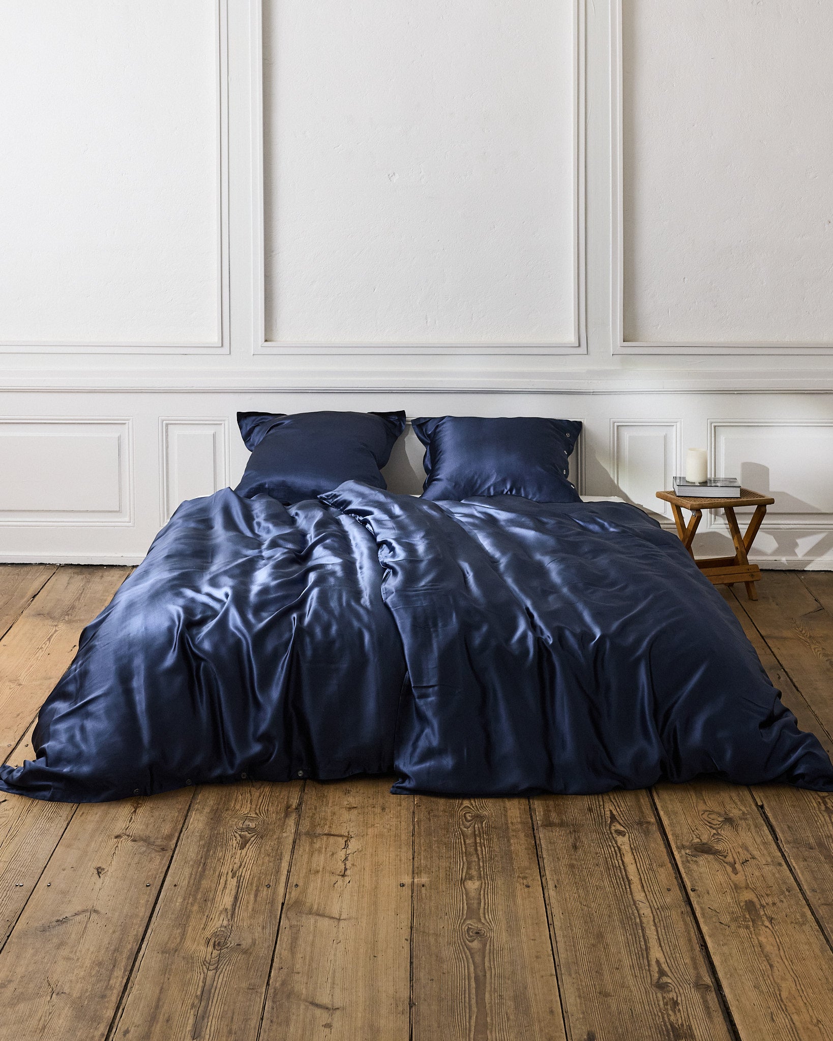 Mulberry silke i navy - detalje af stoffet