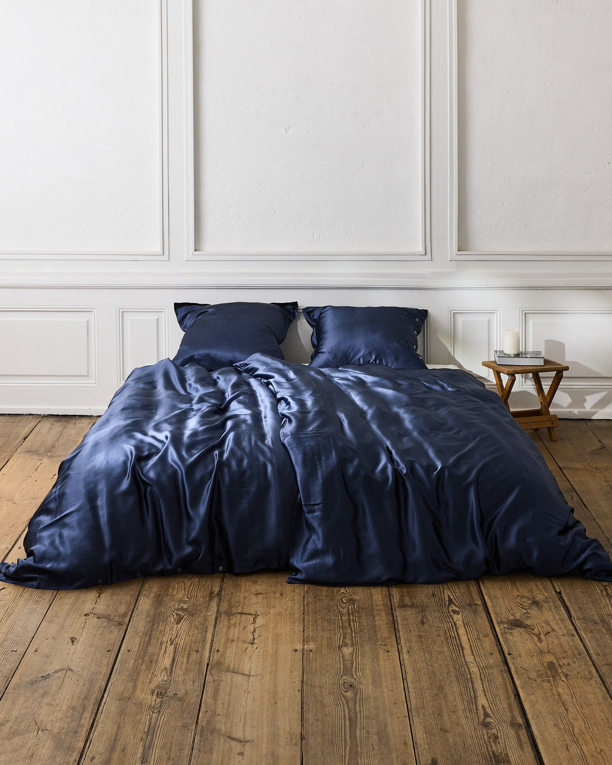 Mulberry silke i navy - detalje af stoffet
